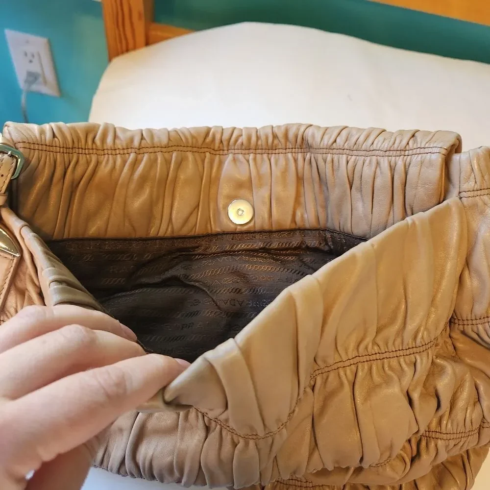 PRADA MATELASSÉ Leather Flap Hobo bag in GUC